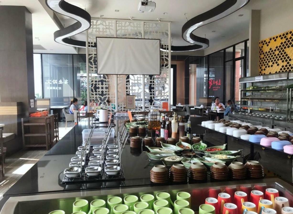 The Astra Suites Τσιάνγκ Μάι Εξωτερικό φωτογραφία