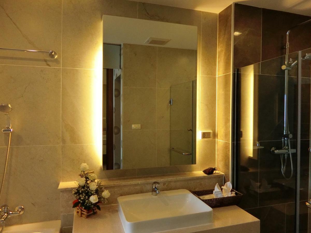 The Astra Suites Τσιάνγκ Μάι Εξωτερικό φωτογραφία